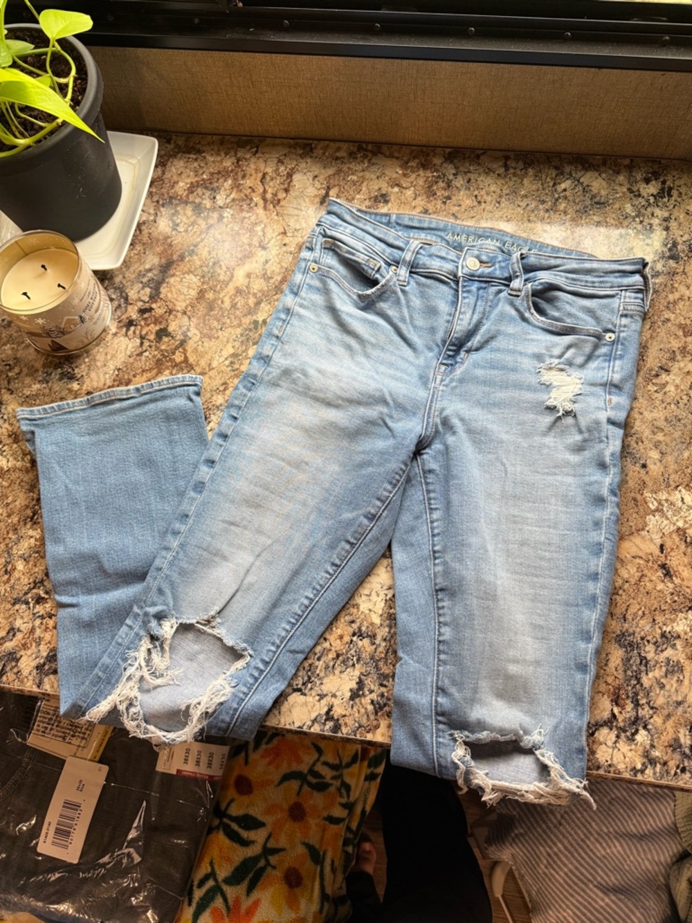 American Eagle Outfitters Light Blue Distressed Skinny Jeans